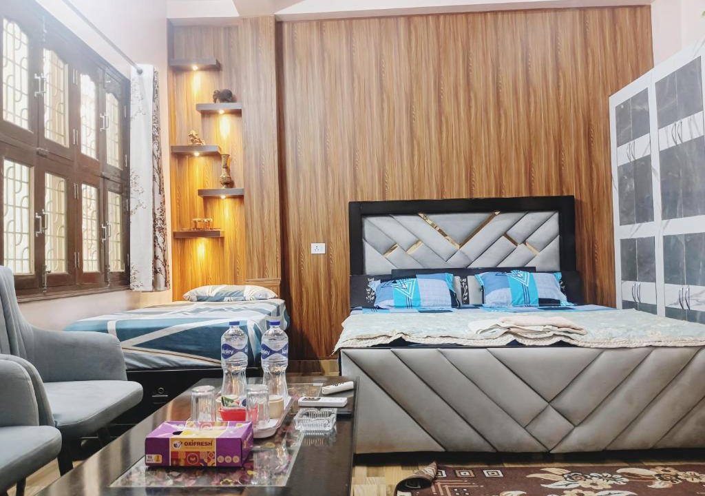 Varanasi House | 1 min from Dashashwamedh Ghat - River & Temple , Gr8 Service Guarantee