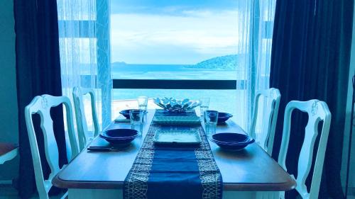 Downtown Kota Kinabalu Apartment | #1 Private Corner Stay! Ocean-View, Walk to Jetty & Food Spots-Mango House1