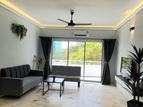 Baharu Apartment | 11 Cozyhome -Karaoke pool bbq fishing