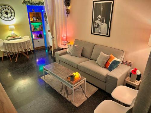Agara House | 1BR & Dedicated Bathroom in a 2 BHK - Shared with the Host