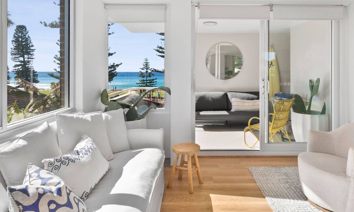 Manly Apartment | 2 Bedroom Apartment with views of Manly Beach!