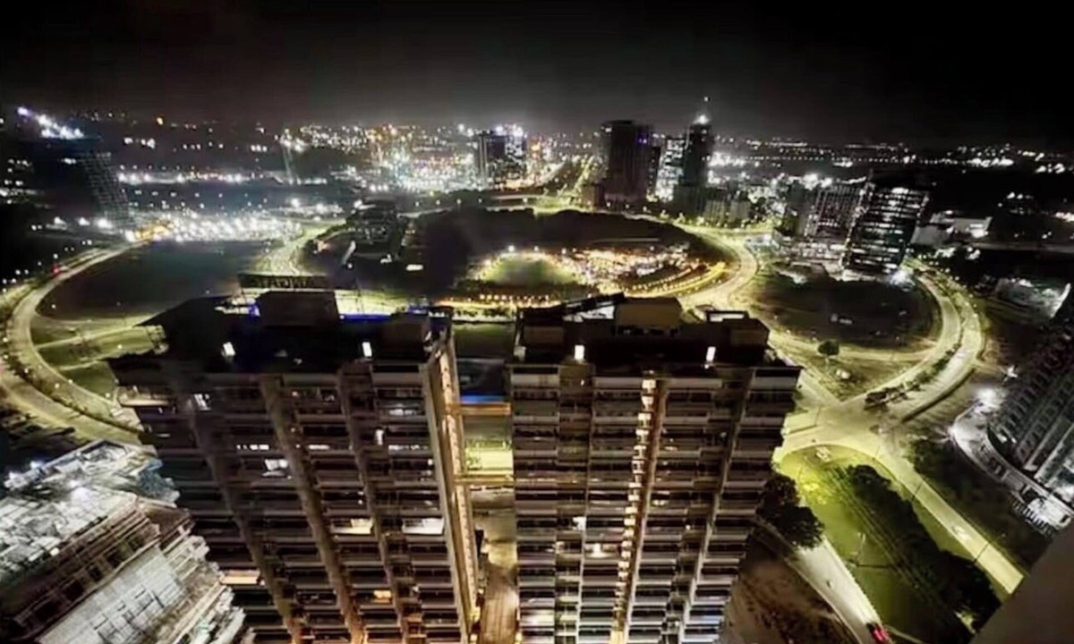 Gandhinagar Apartment | 2-bedroom corporate suite with swimming pool, gym, wifi, AC