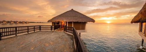 Sungai Pelek Hotel | 2 Bedroom & Study Golden Palm Tree Resort Ivory End Villa
