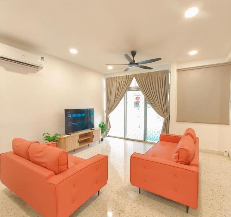 Kampung Sungai Nibong House | 2-Storey House 10pax 10min Queensbay