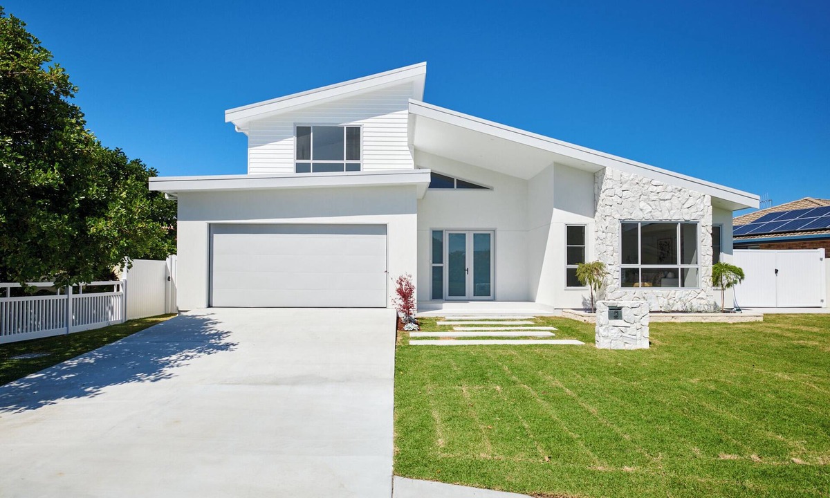 Harrington House | 2 Ulmarra : 4 BR, 2 BA House in Harrington , Sleeps 10