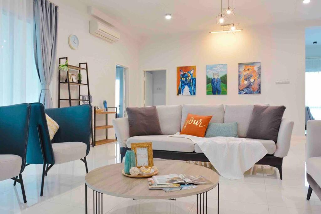 Downtown Kota Kinabalu Apartment | 2000sq ft(186平米) Spacious Residence@IMAGO Mall, KK