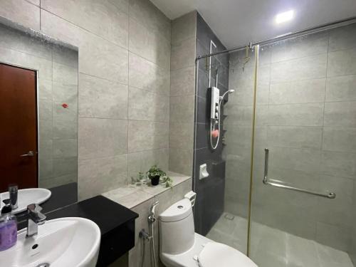 Kampung Sepuluh Apartment | 2BR Airport Panoramic View Family Suite
