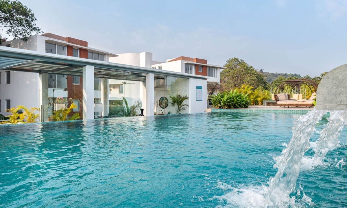 Nerul Apartment | 2BR w Rooftop Pool in North Goa Close to Beaches