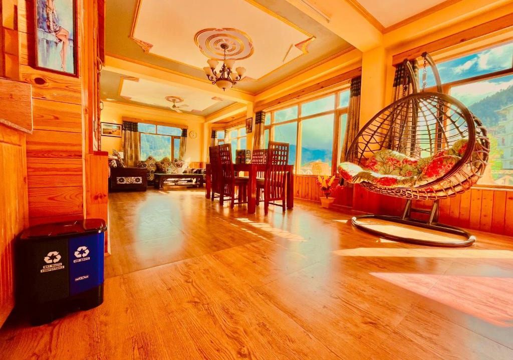Manali Apartment | 3 Bedroom Luxury villa with sceneric mountain view