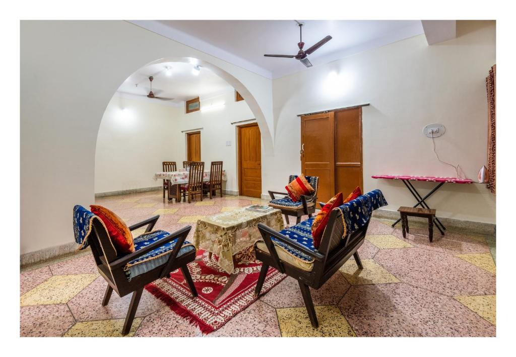 Jabalpur House | 3 BHK Entire Homestay-Comfortable for Family or Group Stay