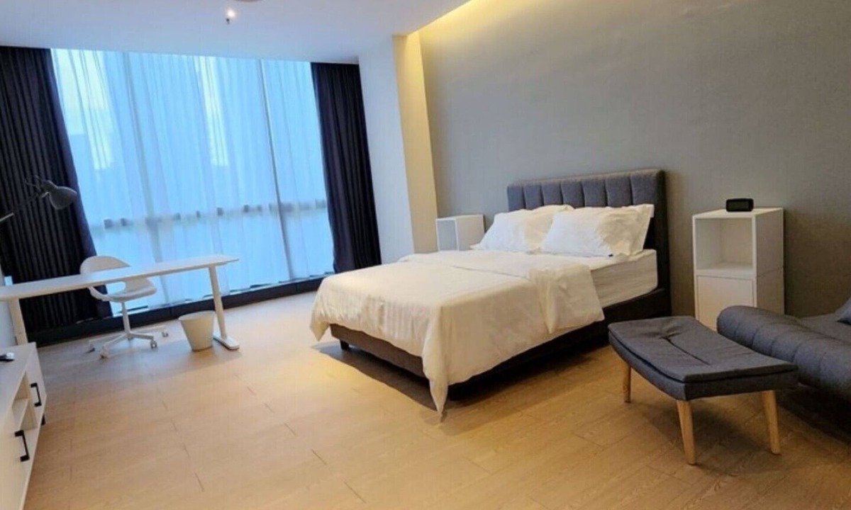 Taman Bukit Pantai Apartment | 3 minutes to Kerinchi Station! Contemporary Studio near Mid Valley