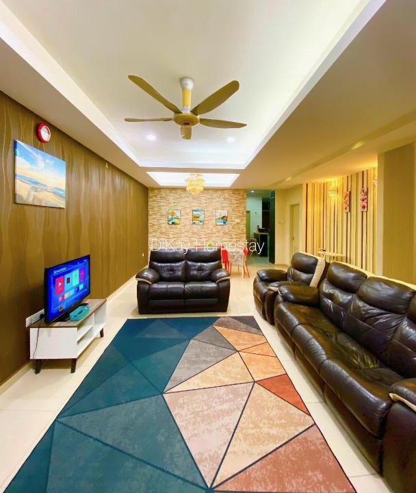 Bandar Sri Sendayan House | 4 Bedrooms Homestay, Fully Aircond in Sendayan by D'KAY HOMES I 10-15 pax