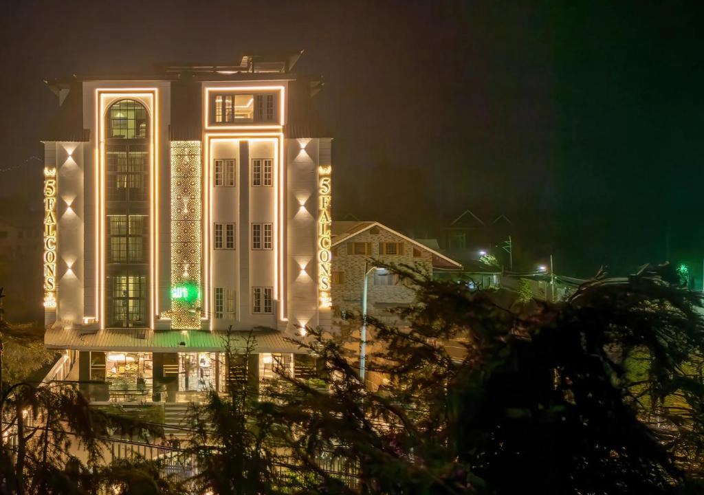 Srinagar Hotel | 5 Falcons The Luxury Residency