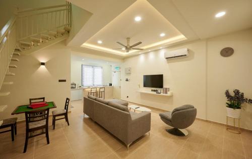 Kampung Pokok Asam House | 56B Dayang Walk Cocolicious Guest House