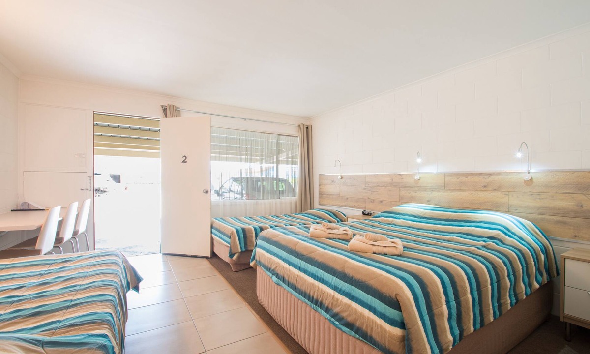 Proserpine Hotel | A & A Motel