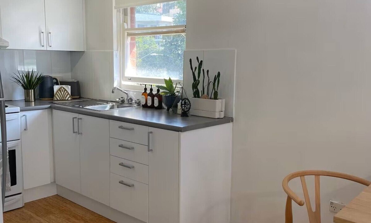 Cronulla House | A Cozy 1BR in Cronulla – Walk to Beach & Shops U4