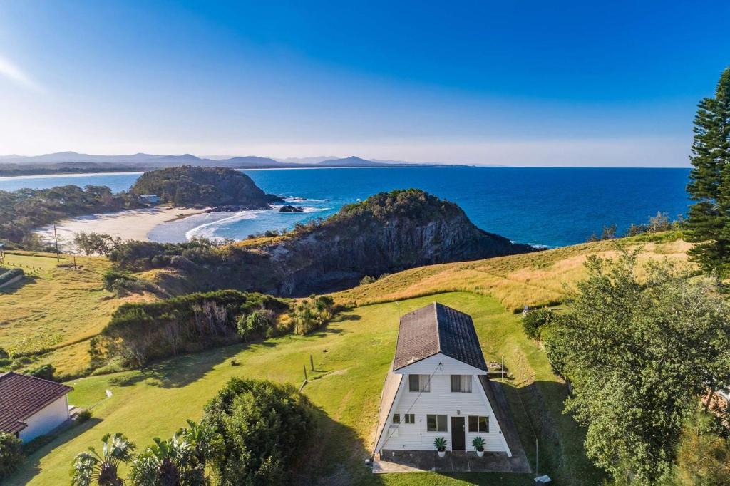 Scotts Head House | A Frame - 3 bedroom beachfront home