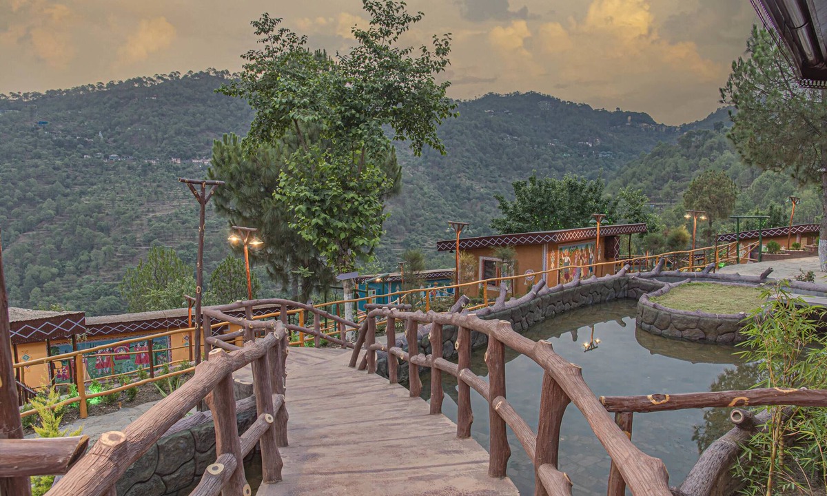 Kasauli Hotel | A Kasauli Ggaon by Echor
