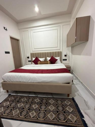 Bilaspur Hotel | A One Residency