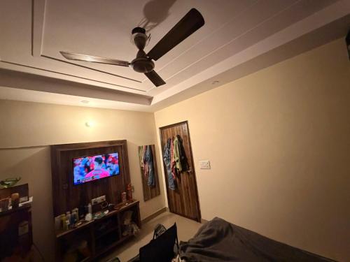 DLF City House | A private 1 rk