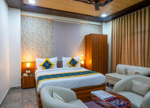 Noida Hotel | Aarchh Royale