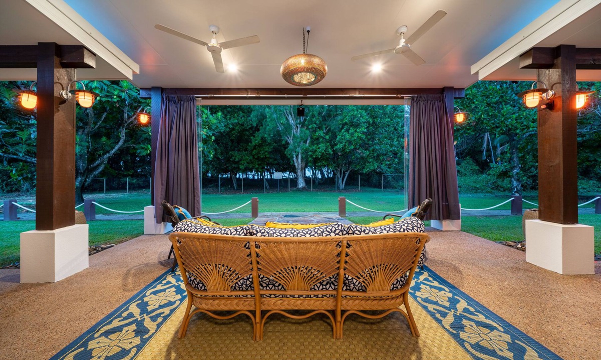 Wonga Beach House | Absolute Beachfront Luxury & Serenity: Wonga Belle