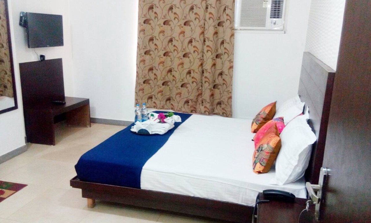 Behror Hotel | Adhunik Hotel Behror
