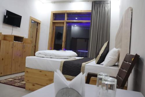 Amritpur Hotel | Aditya Residency Uk04
