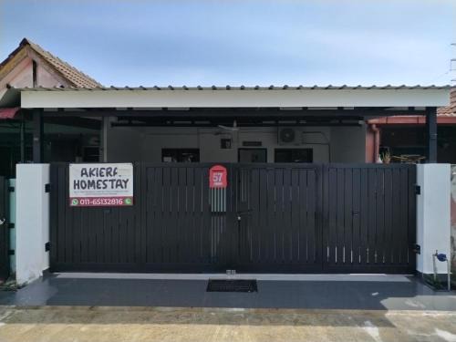 Pelabuhan Klang House | Akiera Homestay #MELAYU ONLY