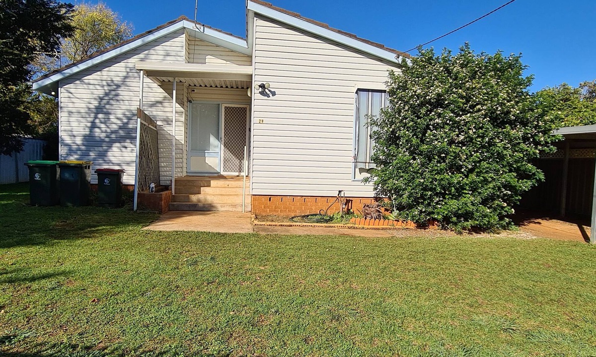 Dubbo East House | Aldrin's accomodation