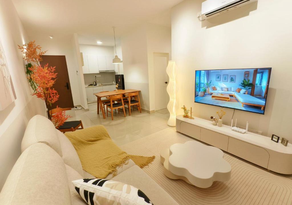 Johor Bahru Apartment | Aliff Height Tampoi 2BR Warm Japanese Pool View 5pax I PetFriendly I Netflix 2Carpark