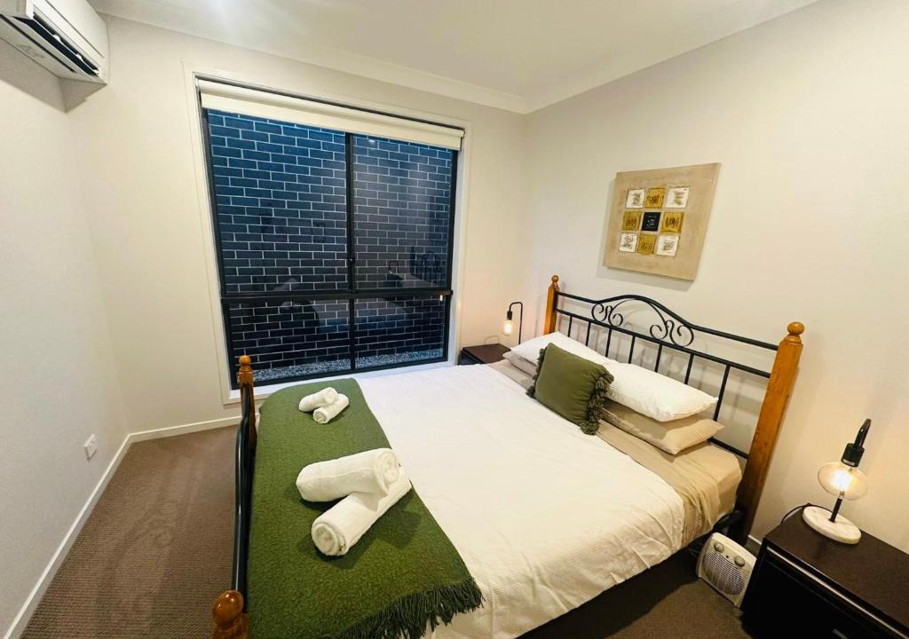 Austral House | Amazing Air Austral with AC and built-in wardrobe