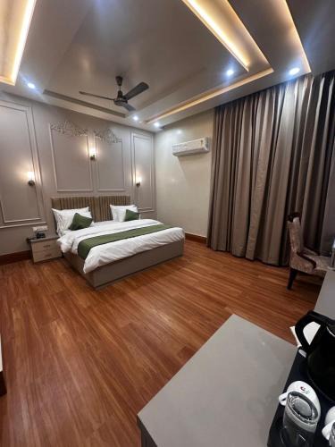 Agra House | Ambassador Villa - An Experiential Stay