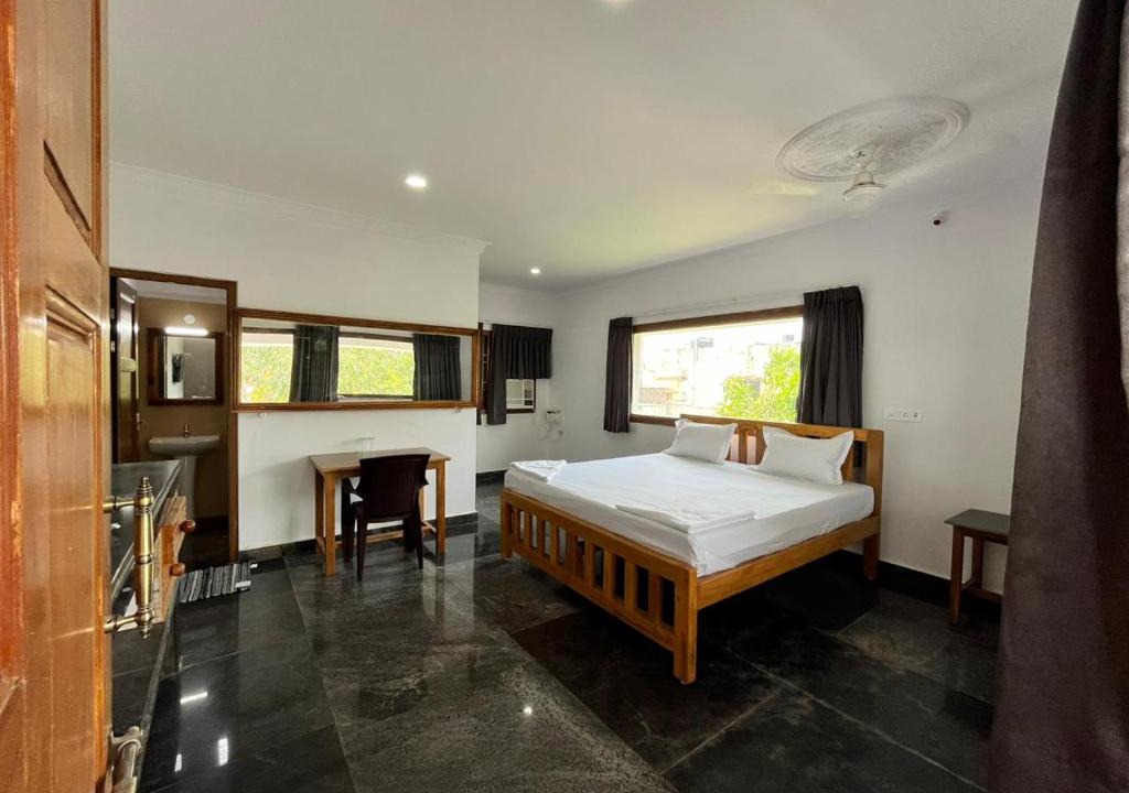Mahabalipuram Beach Hotel | ANAND Beach Guesthouse by Moonrocks