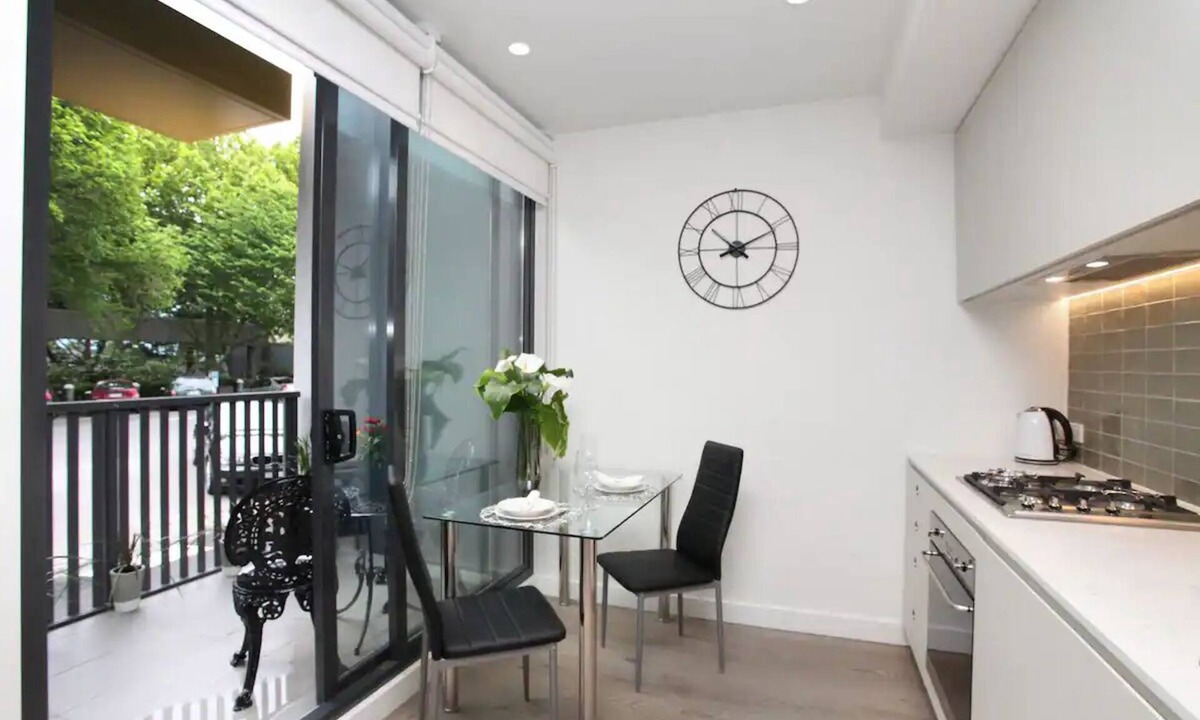 Williamstown Apartment | Anchors Down on Nelson