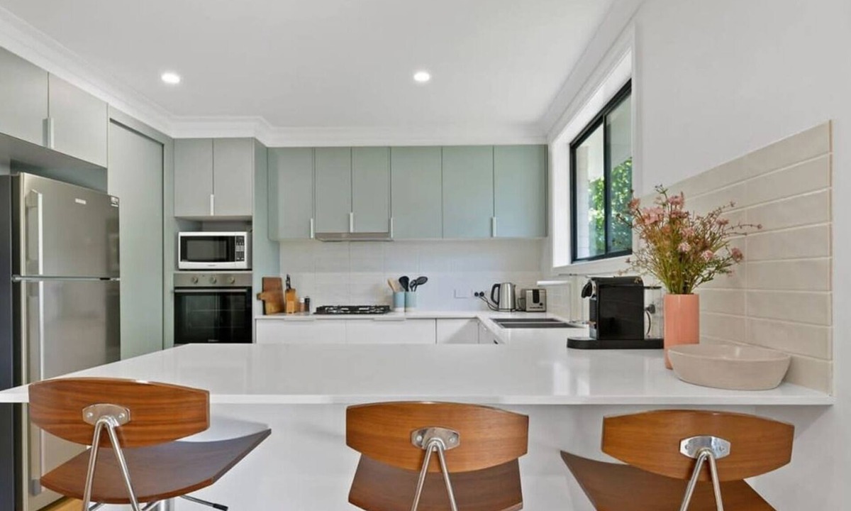 Bletchington House | Anson Abode - CBD Home, Modern Sophistication