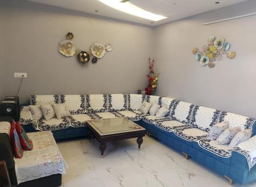 Mansarovar House | Aradhyas Stay