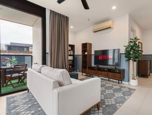 Mont Kiara Apartment | Arcoris Soho 163 Mall Luxury 2Bedroom With City View