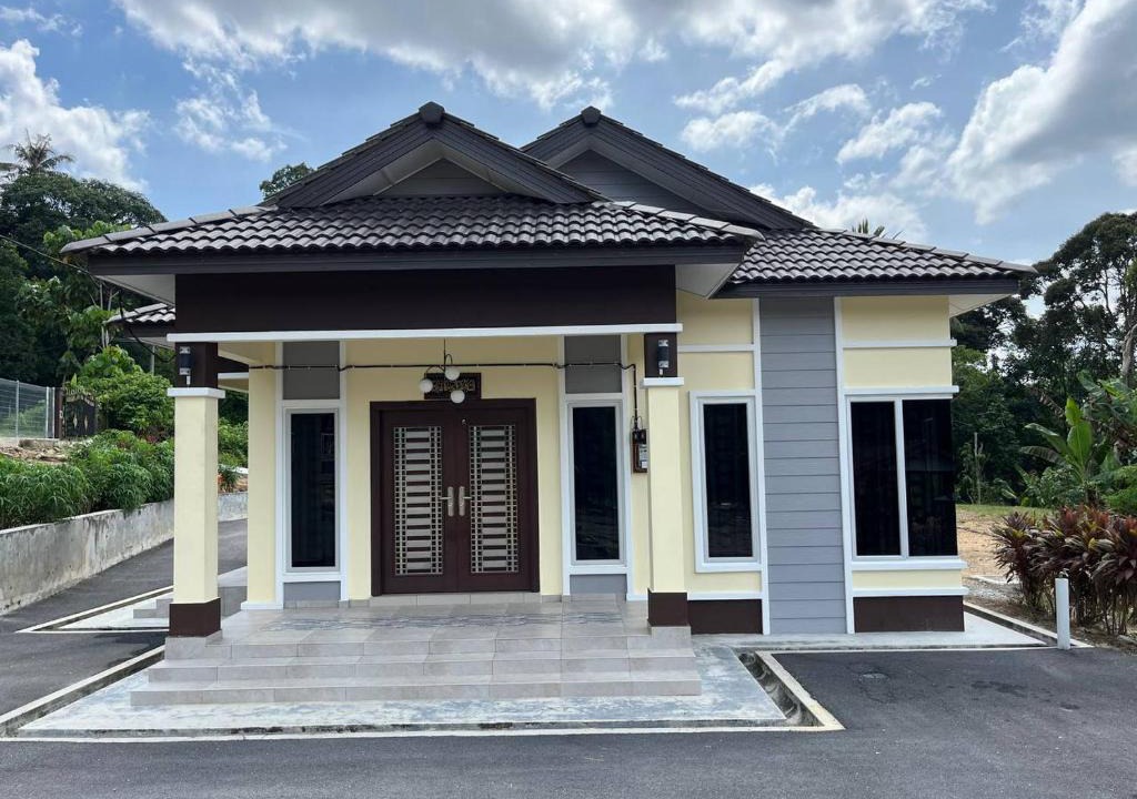 Kampung Lanjut Manis Ski Chalet | Aryani KampungStay