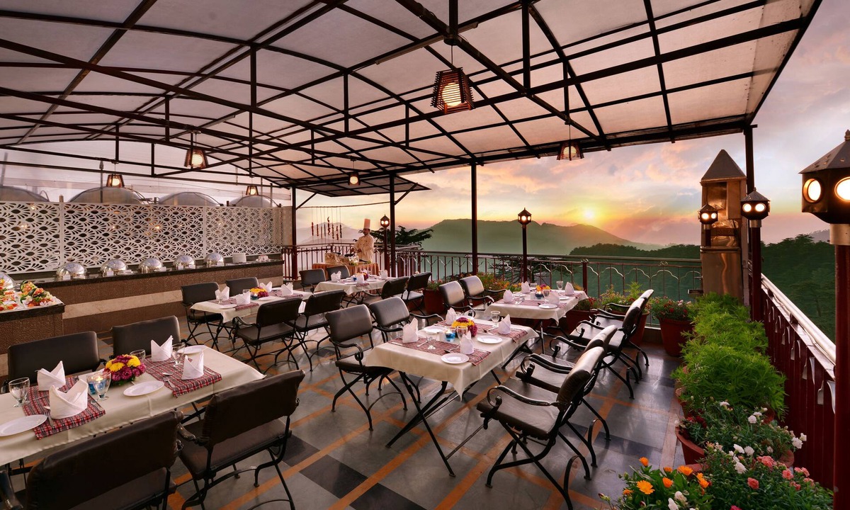 Knollswood Hotel | Ashiana Clarks Inn, Shimla