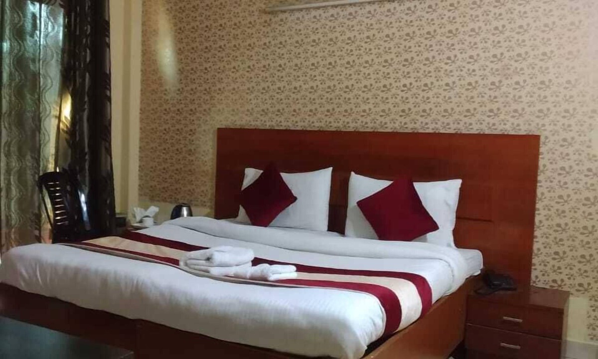 DLF Phase 3 Hotel | Ashvin Palace