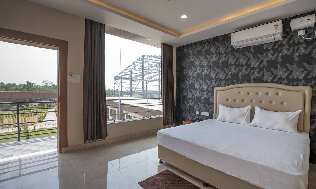 Seraikela Hotel | Aura Resorts