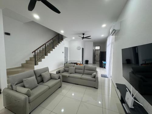 Tebrau House | Austin JB Gather Corner Lot 15pax,Tebrau, Ikea