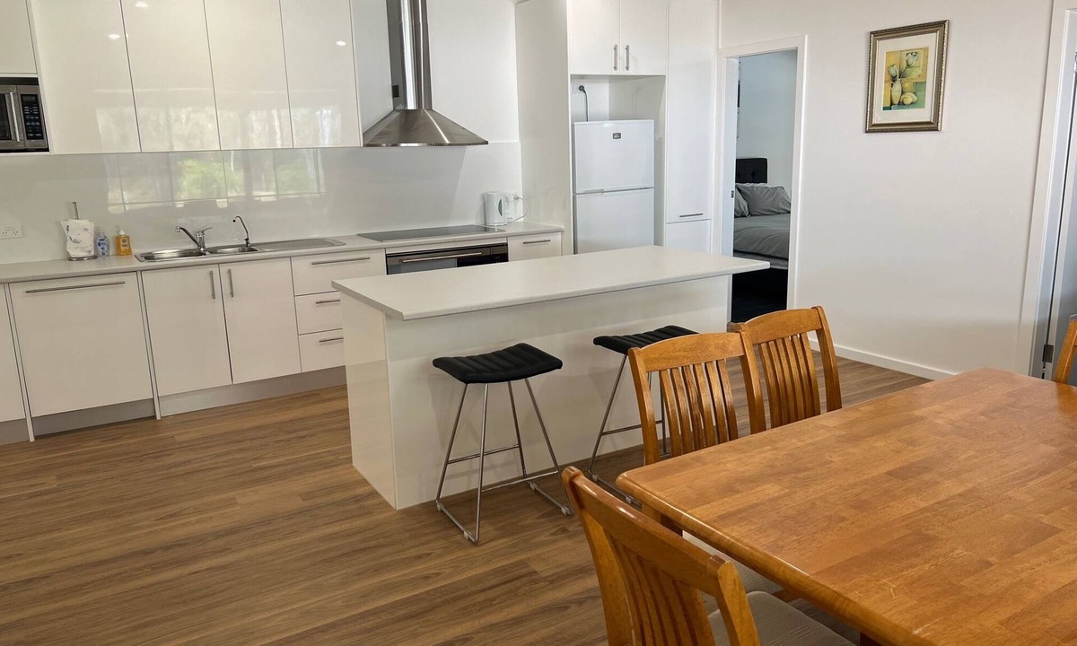 Thornton Villa | AVALON REST THORNTONn2 Bedroom Apartment in Tranquil Location