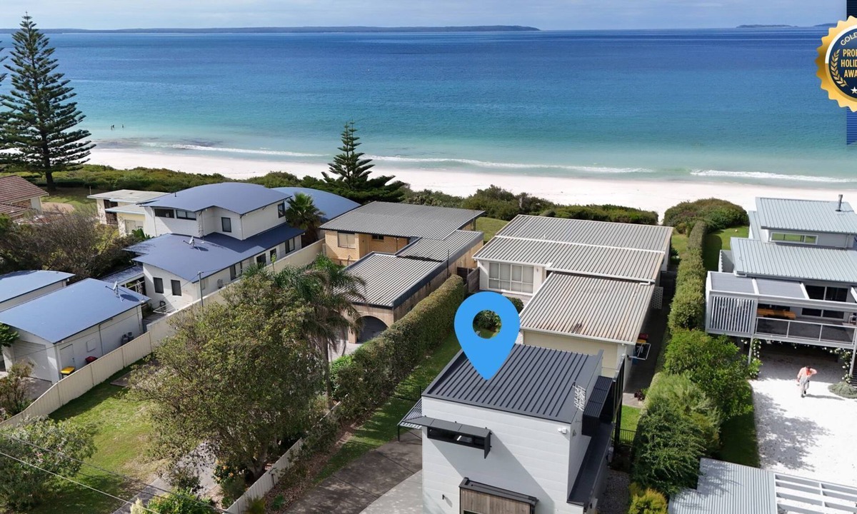 Callala Beach Apartment | Azure Studio - Ocean Glimpses - 3 Mins Walk to Beach