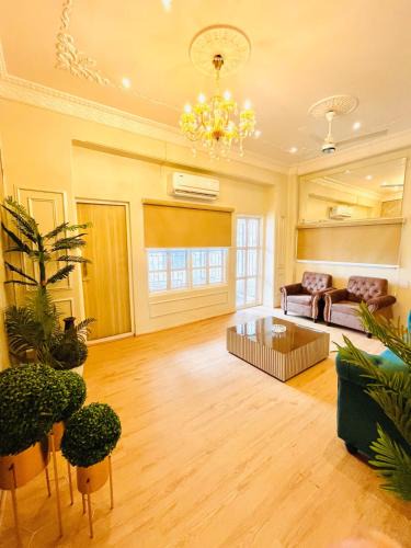 Ballygunge Apartment | Ballygunge 2BHK 2000sqft flat main road