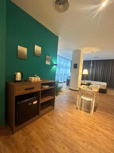 Taman Bukit Pantai Apartment | Bangsar Trade Centre, 2-5pax, Above LRT