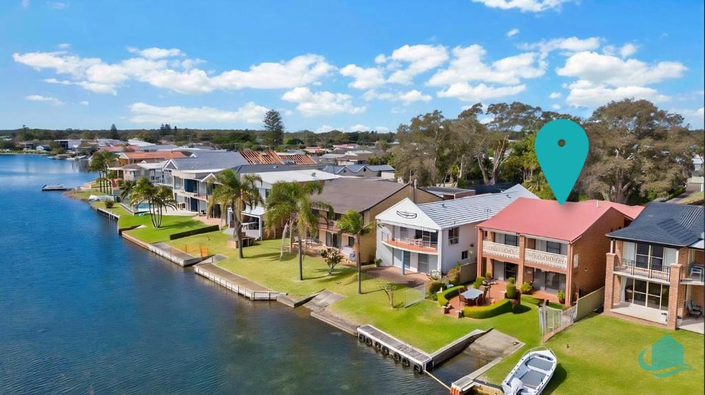 Marks Point House | Banyandah - Waterfront + Boat Ramp - Marks Point