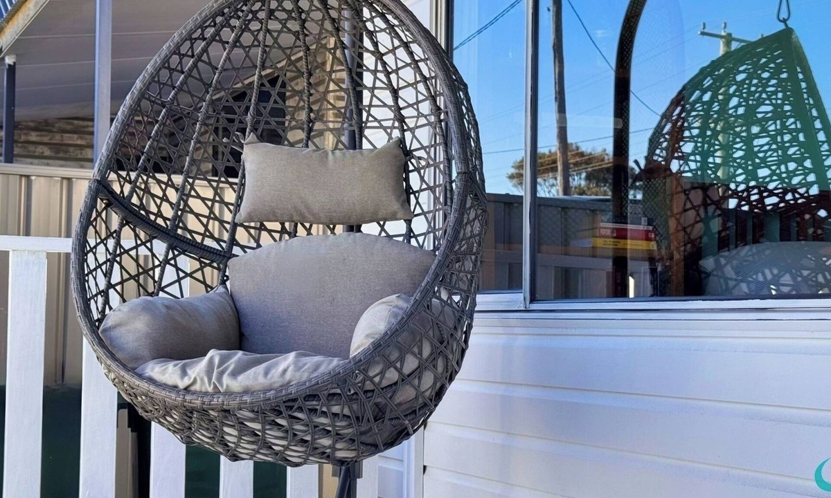 Blacksmiths House | Barefoot At Blacksmiths - 4 Bedrooms + Playroom with sofa bed, Walk to Beach