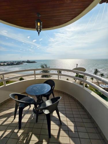 Si Rusa Apartment | Beachfront 2BR Apartment ,Sea View ,Pool & Parking ,Best Value Stay